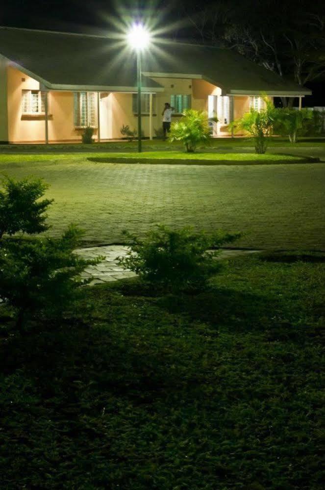 Victoria Apartments Лівінґстон Екстер'єр фото
